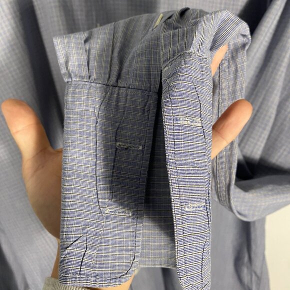 8/10 used - dark mark on one of the sleeves, staining on interior of cuff pictur - Picture 4 of 7